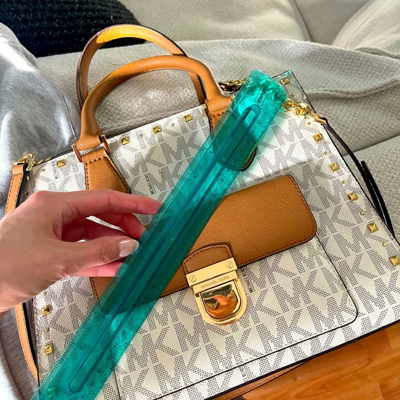 Michael Kors Purse with strap - Picture 6 of 11